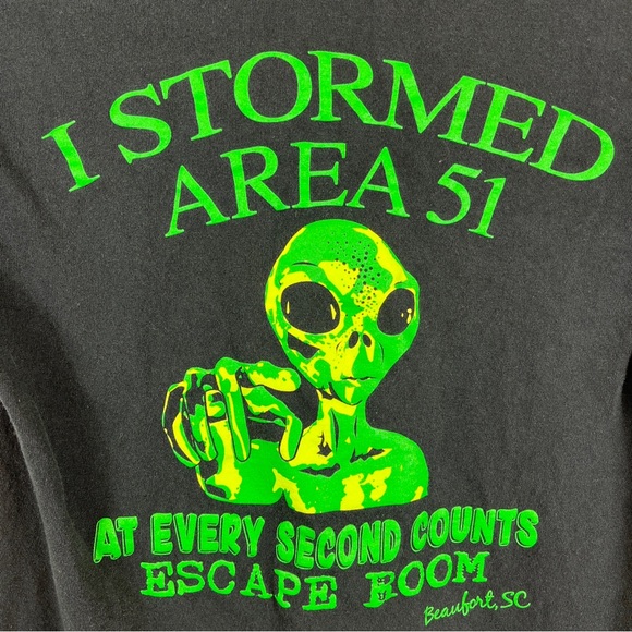 Area 51 Alien T-shirt I Stormed Area 51 Tee Every Second Counts Escape Room Sz S - Picture 1 of 9